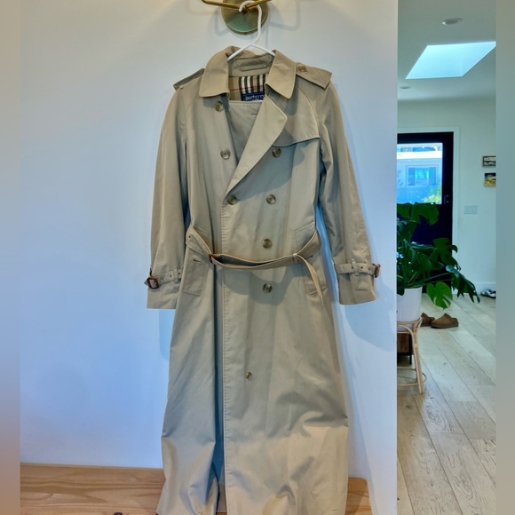 Authentic Vintage Burberry Tench UK women’s size 10(xl) US size 6 extra long - Picture 2 of 10